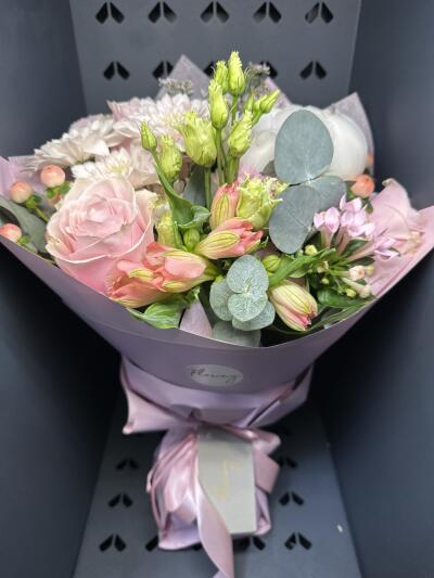 Bouquet from Floway RIX Riga airpor...