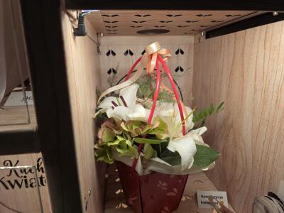 Bukiet z Batorego 81a (wjazd na bri...