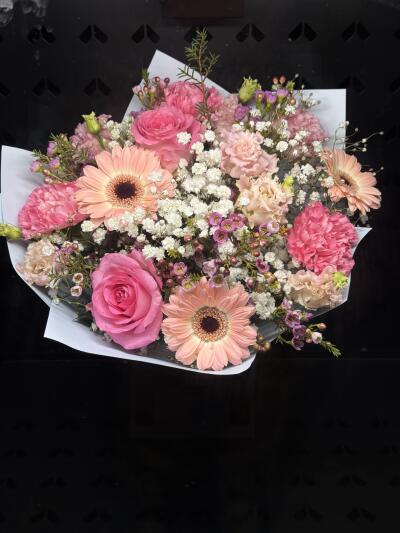 Bukiet z Dom Kwiatów i Sztuki