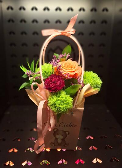 Torebka z kwiatów ciętych z Kwiat...