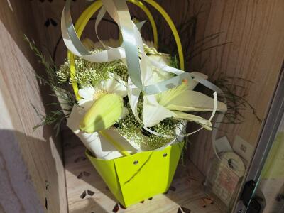 Bukiet z Batorego 81a (wjazd na bri...