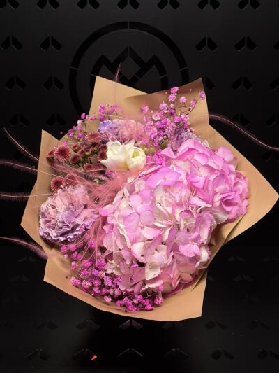 Bukiet z Dom Kwiatów i Sztuki