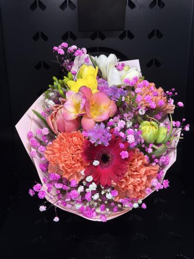 Bukiet z Dom Kwiatów i Sztuki