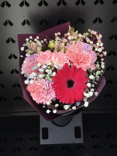 Bukiet z Dom Kwiatów i Sztuki