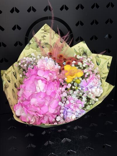 Bukiet z Dom Kwiatów i Sztuki