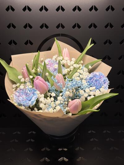 Bukiet z Dom Kwiatów i Sztuki