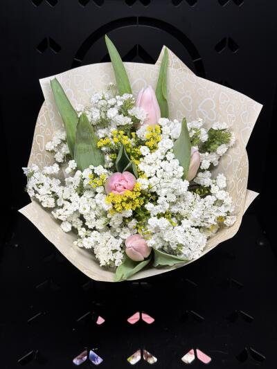 Bukiet z Dom Kwiatów i Sztuki