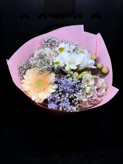 Bukiet z Dom Kwiatów i Sztuki