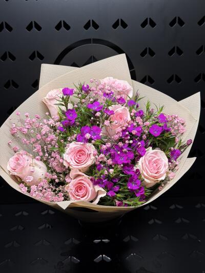 Bukiet z Dom Kwiatów i Sztuki