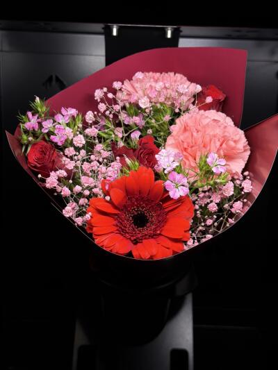 Bukiet z Dom Kwiatów i Sztuki