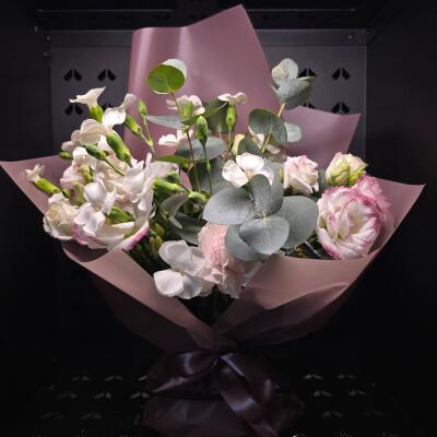 Pudrowa Elegancja – bukiet