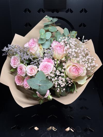 Bukiet z Dom Kwiatów i Sztuki