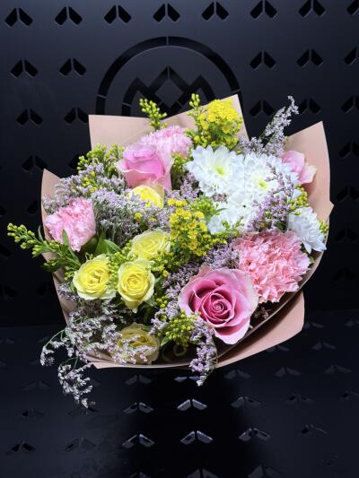 Bukiet z Dom Kwiatów i Sztuki