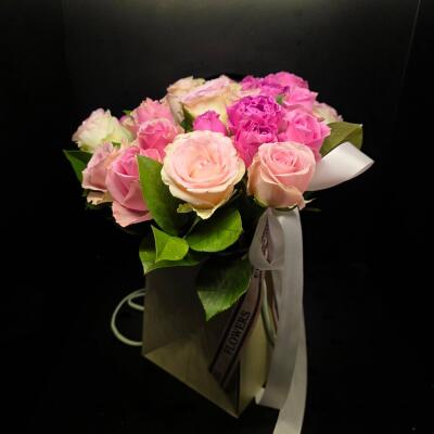 Pudrowa Elegancja – flowerbag