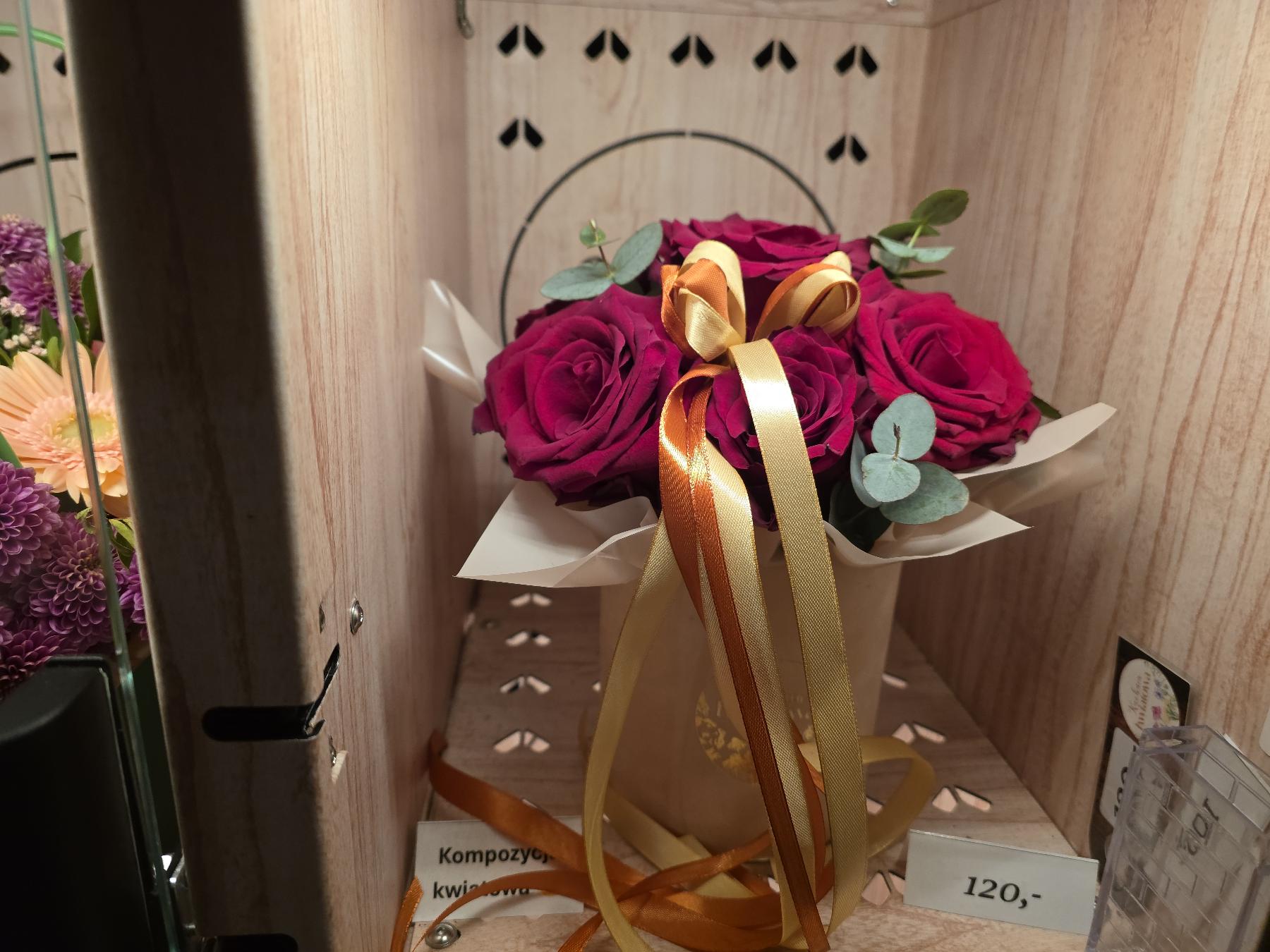 Bukiet z Batorego 81a (wjazd na bri...