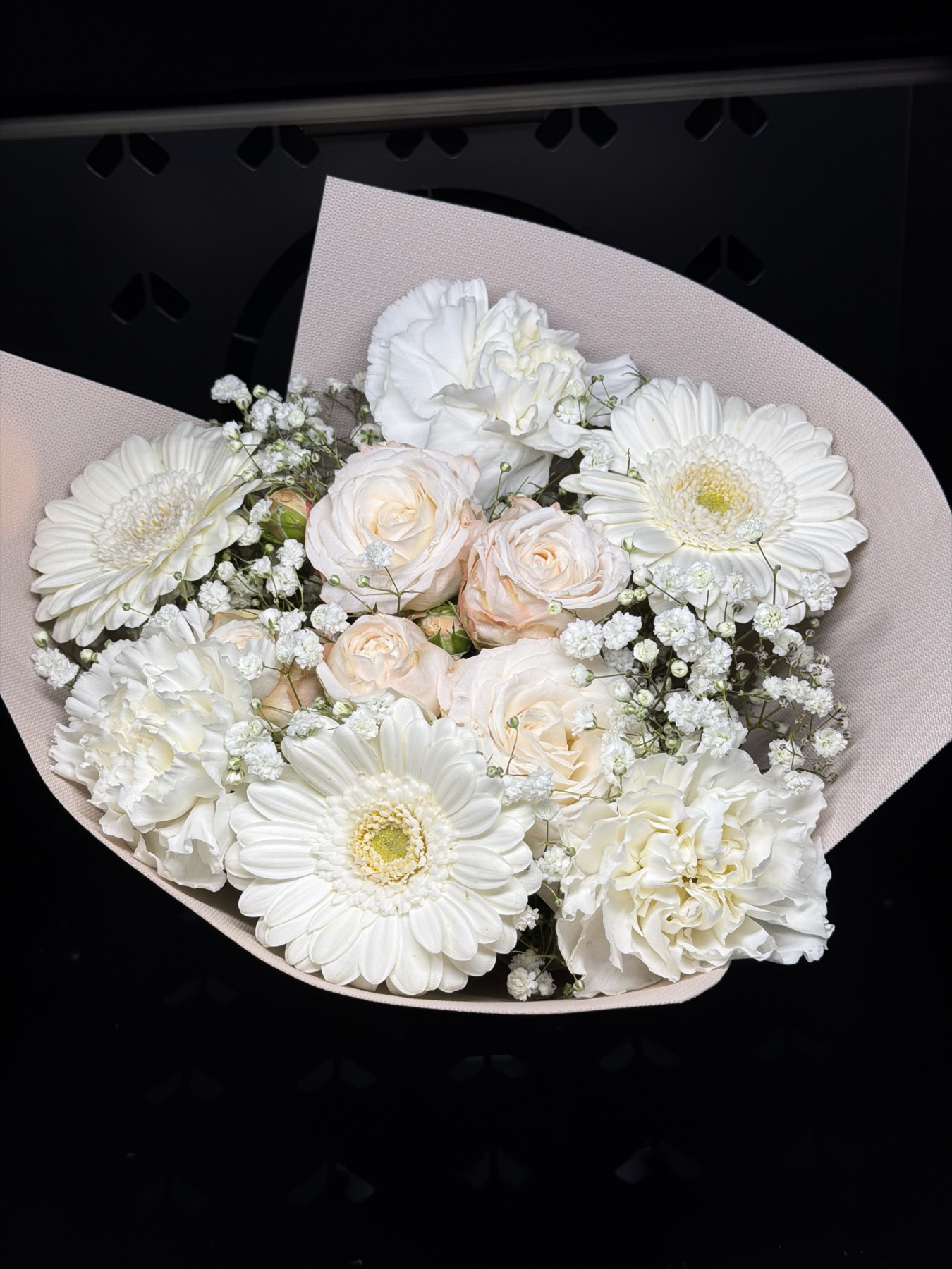 Bukiet z Dom Kwiatów i Sztuki