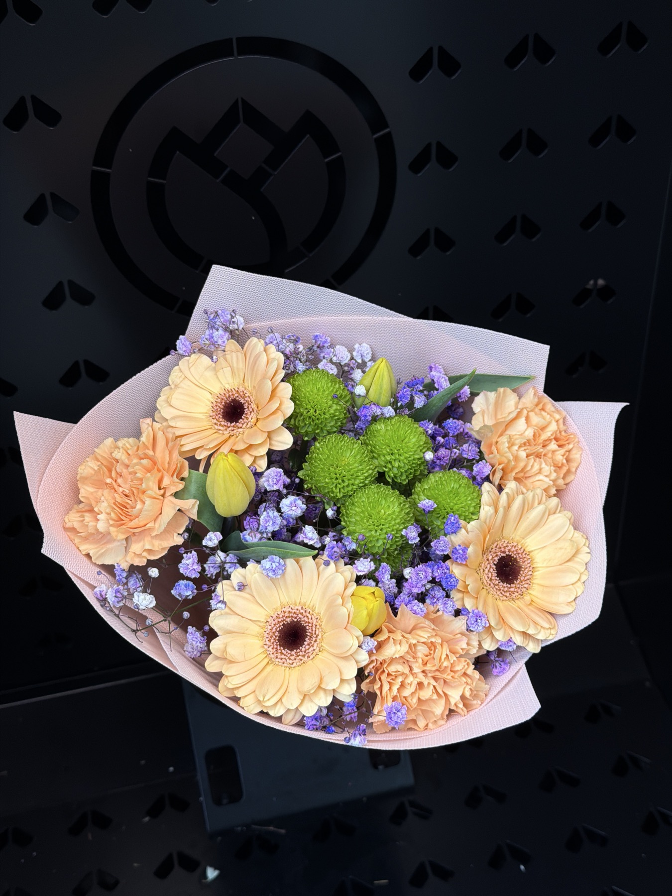 Bukiet z Dom Kwiatów i Sztuki